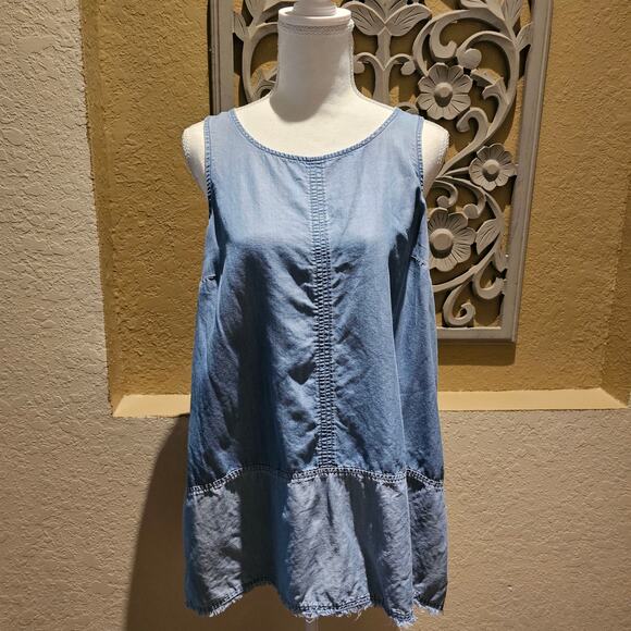 J Jill M Chambray Tank Top Sleeveless Scoop Neck Denim Blouse Travel Minimalist - Picture 3 of 10